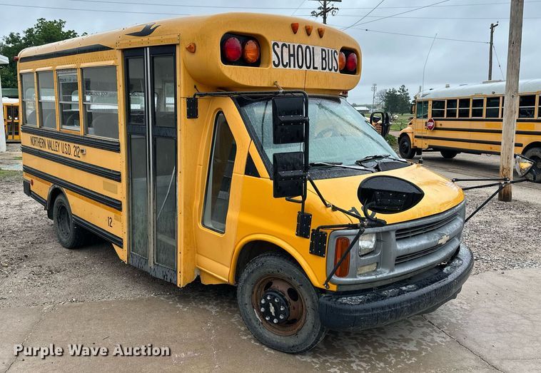 image for item NP9861 1999 Chevrolet Express 3500  school bus
