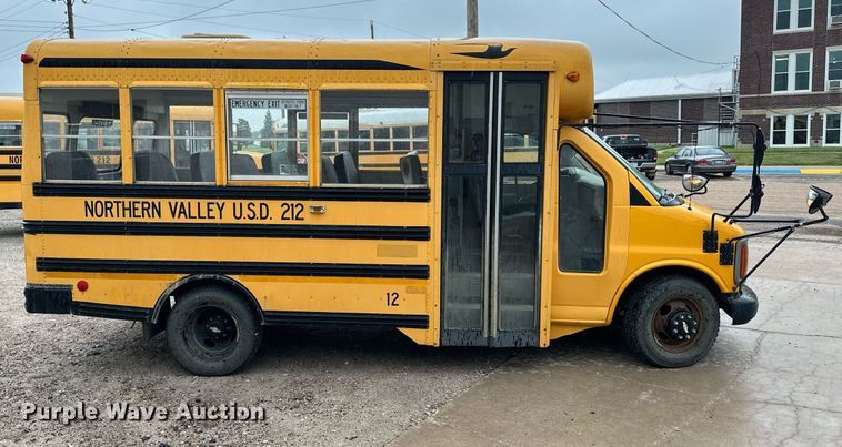 image for item NP9861 1999 Chevrolet Express 3500  school bus