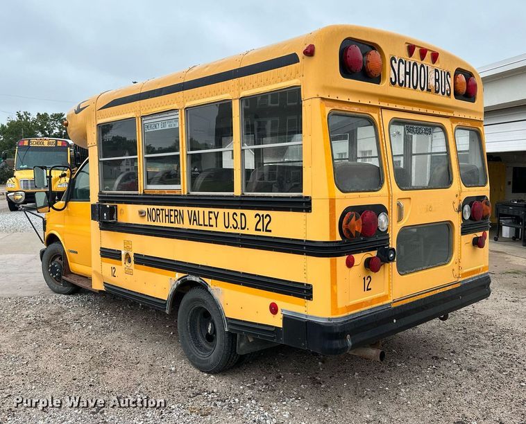 image for item NP9861 1999 Chevrolet Express 3500  school bus