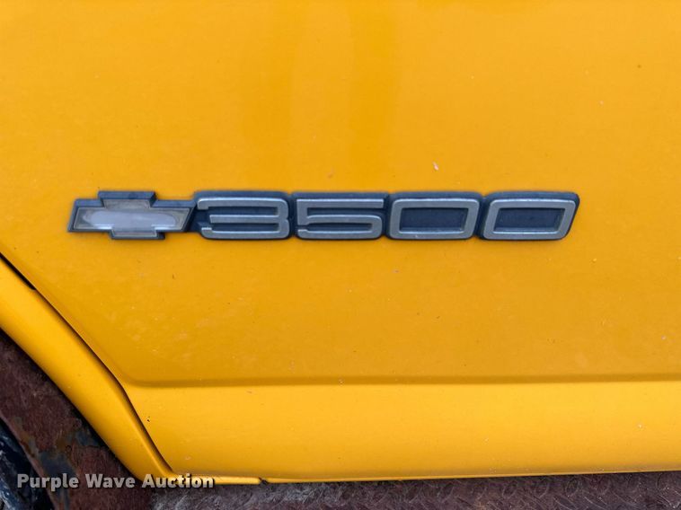 image for item NP9861 1999 Chevrolet Express 3500  school bus