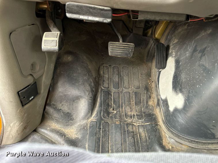 image for item NP9861 1999 Chevrolet Express 3500  school bus