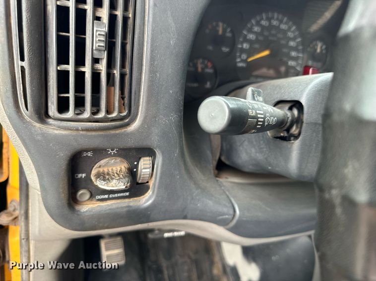 image for item NP9861 1999 Chevrolet Express 3500  school bus