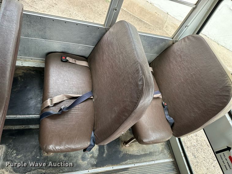 image for item NP9861 1999 Chevrolet Express 3500  school bus