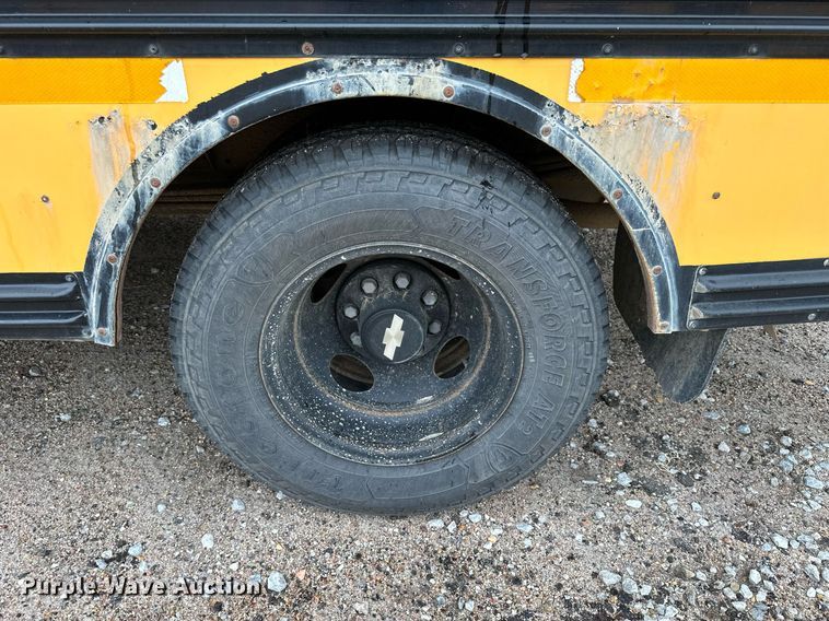 image for item NP9861 1999 Chevrolet Express 3500  school bus