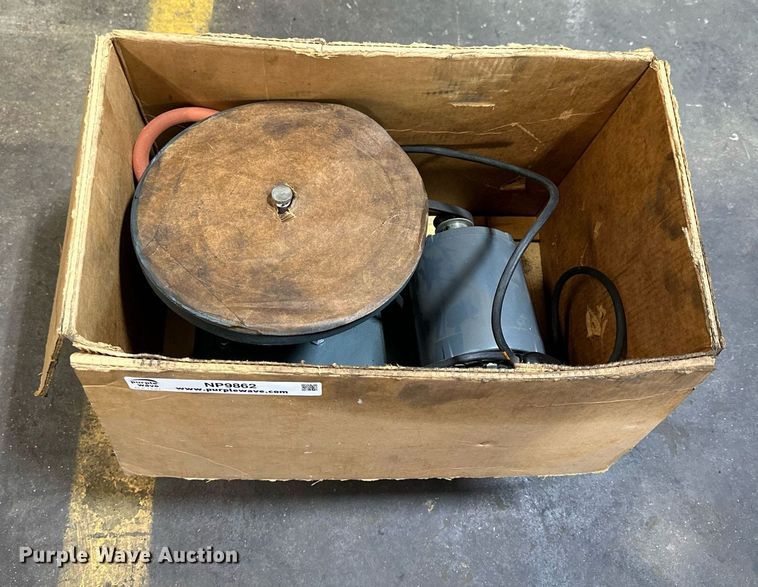 image for item NP9862 Welch 1410  vacuum pump