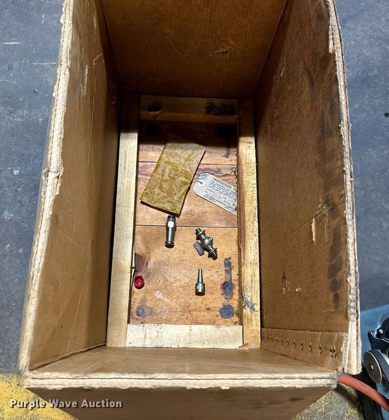 image for item NP9862 Welch 1410  vacuum pump