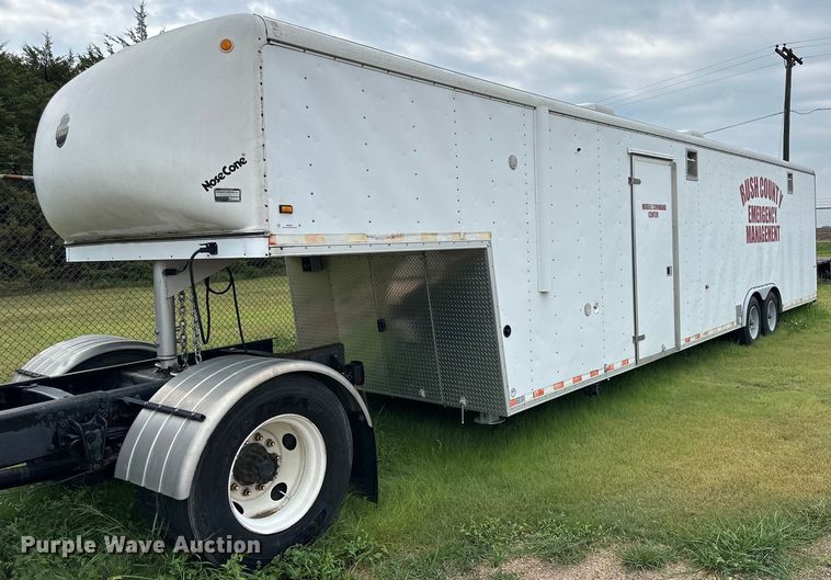 image for item NP9874 2004 Wells Cargo CVG4027V  command center trailer