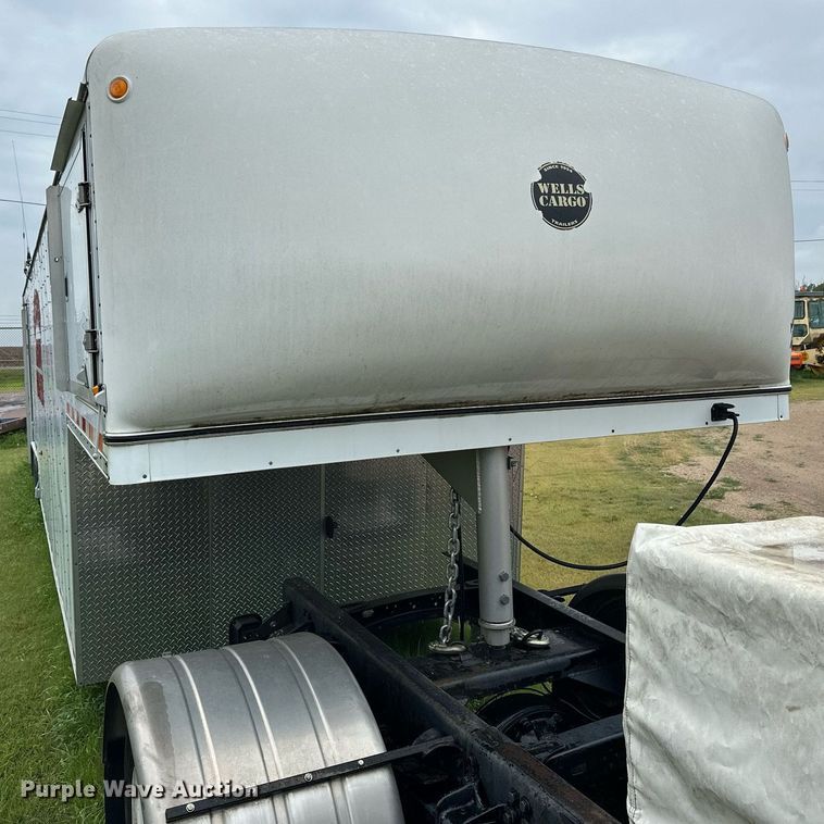 image for item NP9874 2004 Wells Cargo CVG4027V  command center trailer