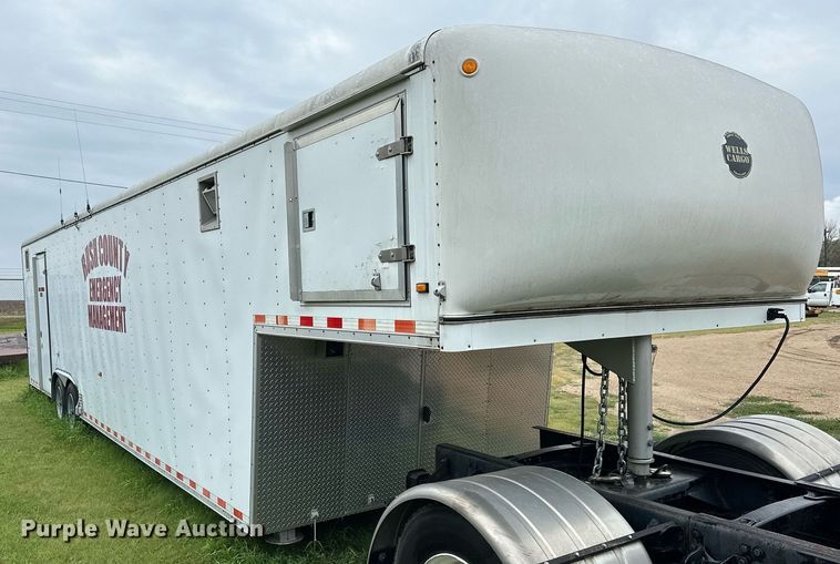 image for item NP9874 2004 Wells Cargo CVG4027V  command center trailer