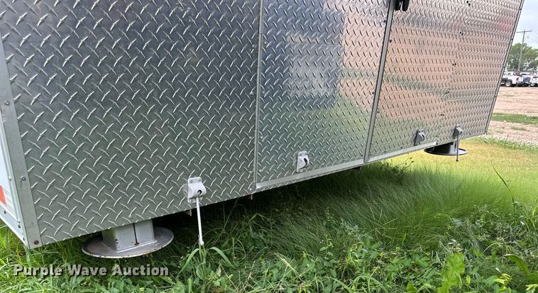 image for item NP9874 2004 Wells Cargo CVG4027V  command center trailer