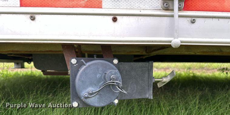 image for item NP9874 2004 Wells Cargo CVG4027V  command center trailer