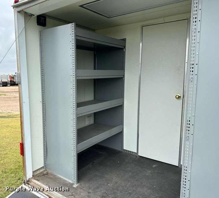 image for item NP9874 2004 Wells Cargo CVG4027V  command center trailer