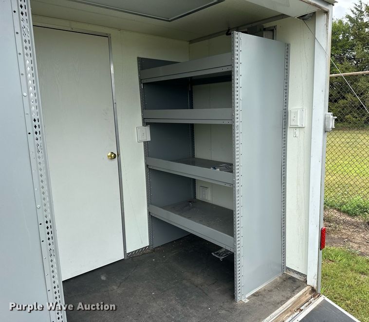 image for item NP9874 2004 Wells Cargo CVG4027V  command center trailer