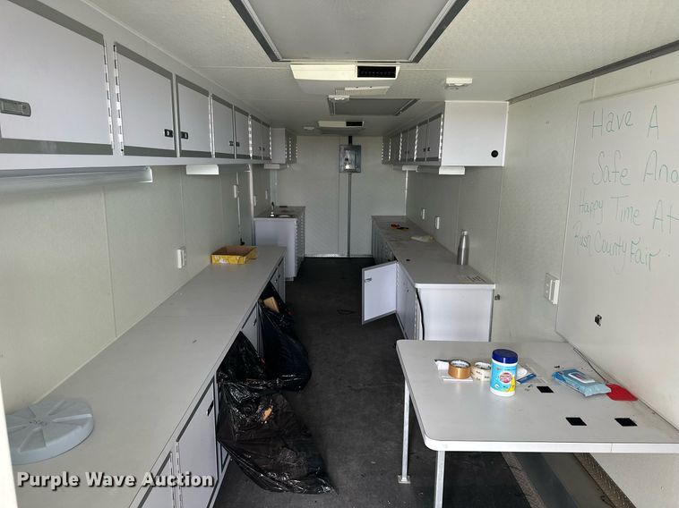 image for item NP9874 2004 Wells Cargo CVG4027V  command center trailer