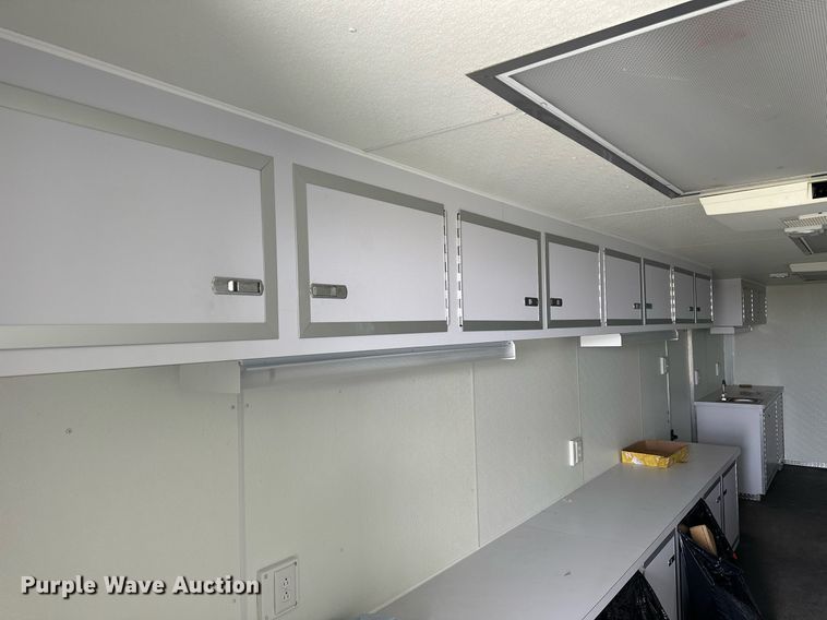 image for item NP9874 2004 Wells Cargo CVG4027V  command center trailer