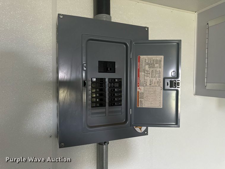 image for item NP9874 2004 Wells Cargo CVG4027V  command center trailer