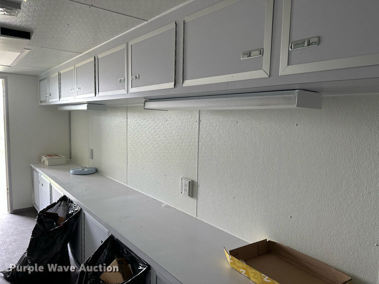 image for item NP9874 2004 Wells Cargo CVG4027V  command center trailer