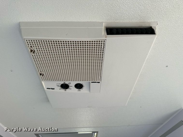 image for item NP9874 2004 Wells Cargo CVG4027V  command center trailer