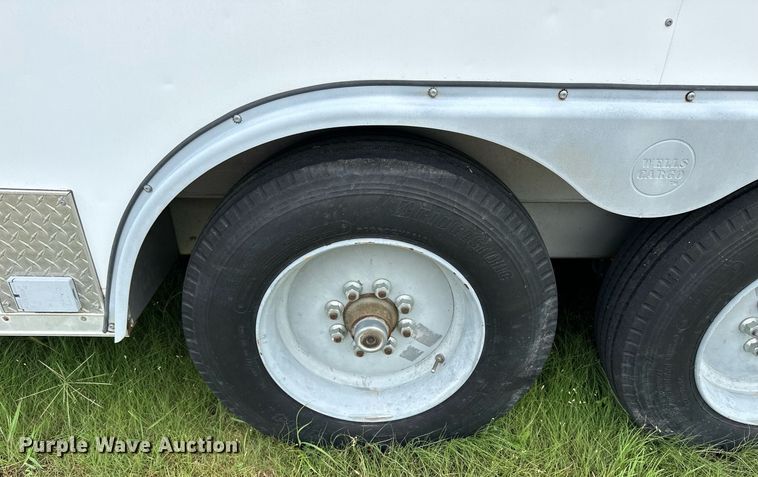 image for item NP9874 2004 Wells Cargo CVG4027V  command center trailer