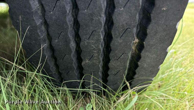 image for item NP9874 2004 Wells Cargo CVG4027V  command center trailer