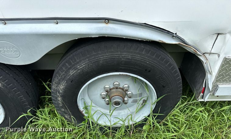 image for item NP9874 2004 Wells Cargo CVG4027V  command center trailer