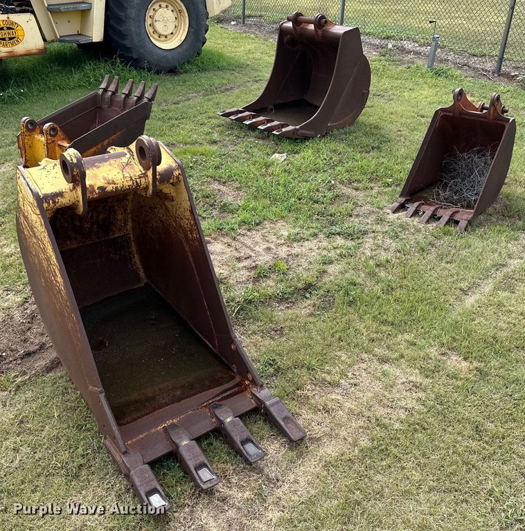 image for item NP9875 (4) backhoe buckets