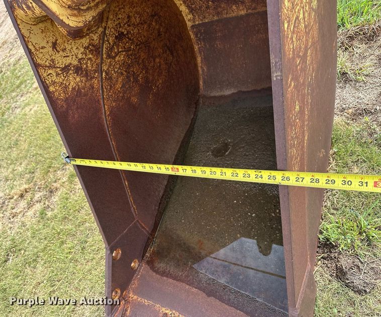 image for item NP9875 (4) backhoe buckets