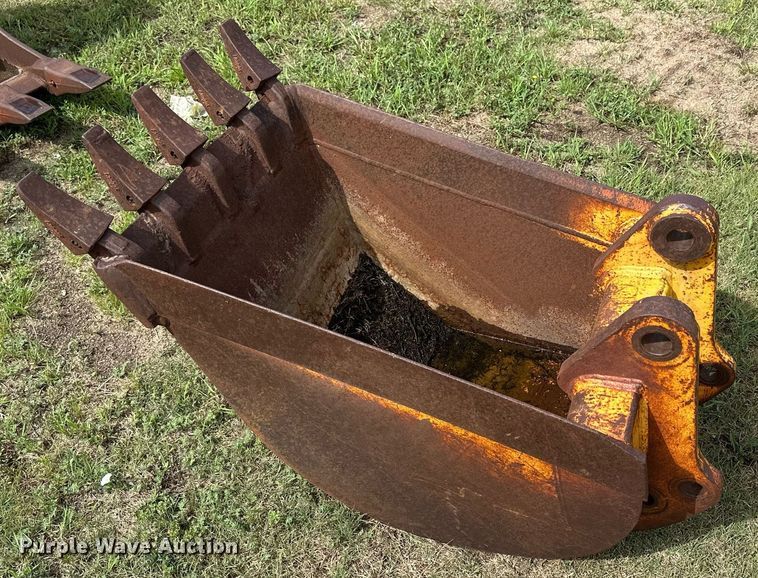 image for item NP9875 (4) backhoe buckets