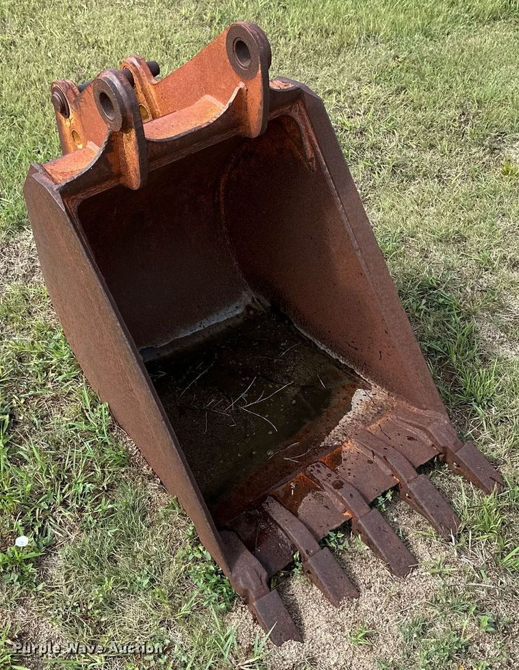 image for item NP9875 (4) backhoe buckets