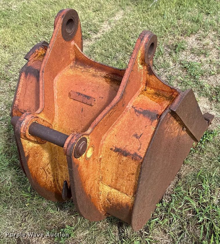 image for item NP9875 (4) backhoe buckets