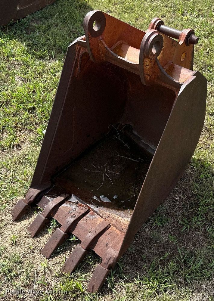 image for item NP9875 (4) backhoe buckets