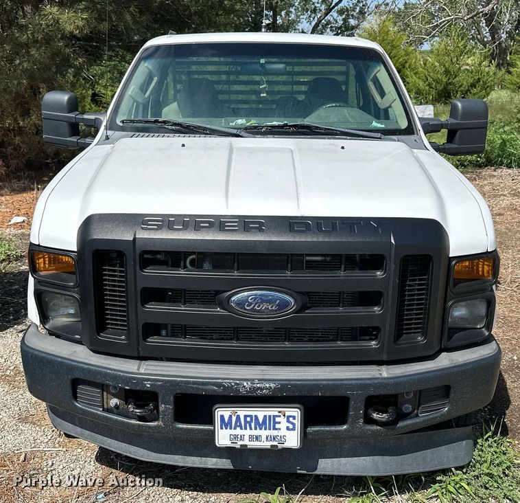 image for item NP9878 2008 Ford F250 Super Duty  flatbed pickup truck