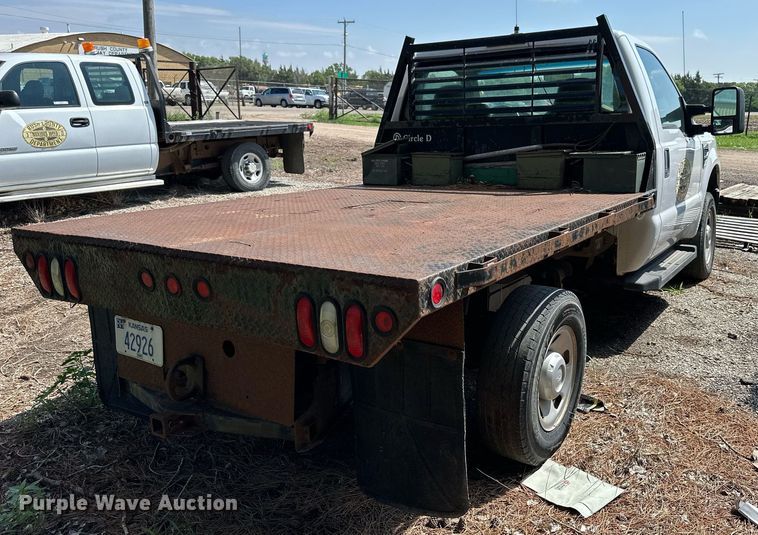 image for item NP9878 2008 Ford F250 Super Duty  flatbed pickup truck