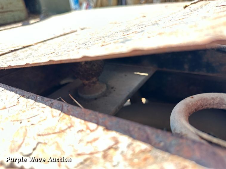 image for item NP9878 2008 Ford F250 Super Duty  flatbed pickup truck