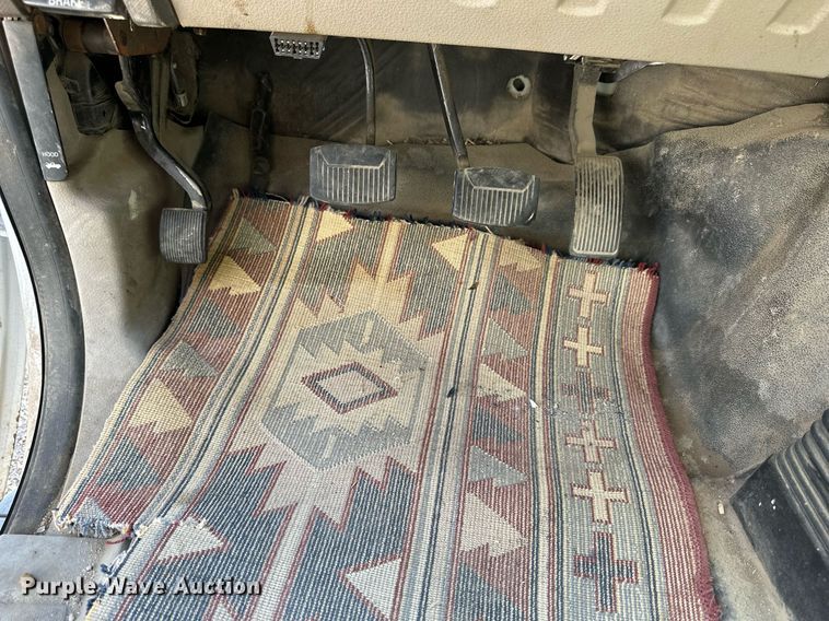 image for item NP9878 2008 Ford F250 Super Duty  flatbed pickup truck