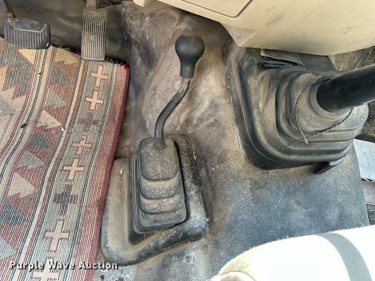 image for item NP9878 2008 Ford F250 Super Duty  flatbed pickup truck