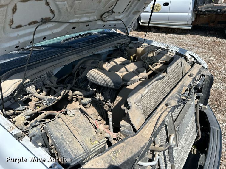 image for item NP9878 2008 Ford F250 Super Duty  flatbed pickup truck