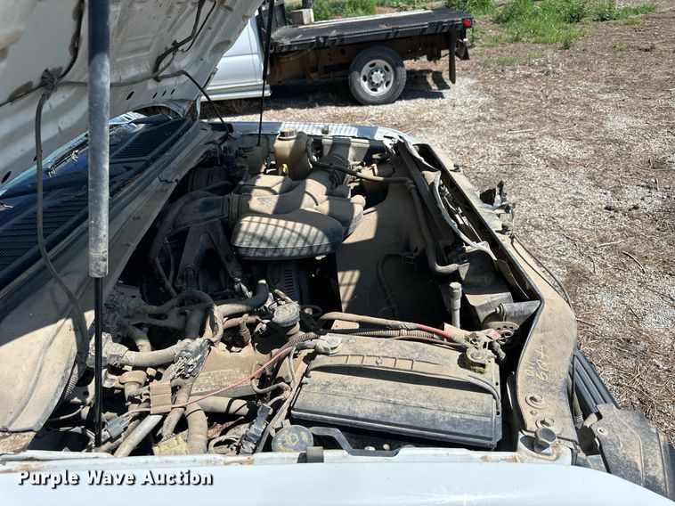 image for item NP9878 2008 Ford F250 Super Duty  flatbed pickup truck