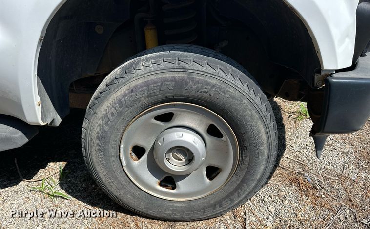 image for item NP9878 2008 Ford F250 Super Duty  flatbed pickup truck