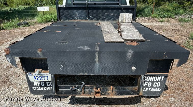 image for item NP9879 2003 Chevrolet Silverado 2500HD  Ext. Cab flatbed pickup truck