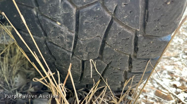 image for item NP9879 2003 Chevrolet Silverado 2500HD  Ext. Cab flatbed pickup truck