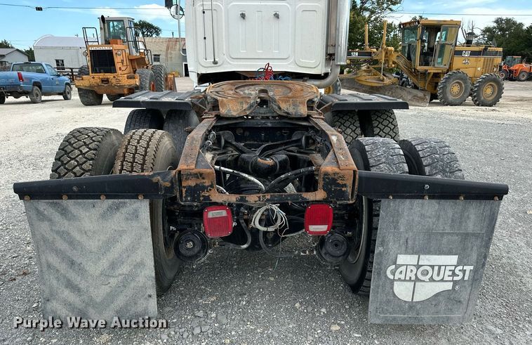 image for item NP9902 1998 Western Star 4964FX  semi truck