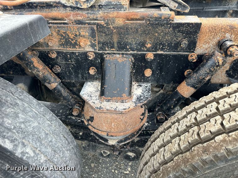 image for item NP9902 1998 Western Star 4964FX  semi truck