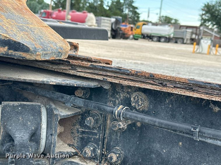 image for item NP9902 1998 Western Star 4964FX  semi truck