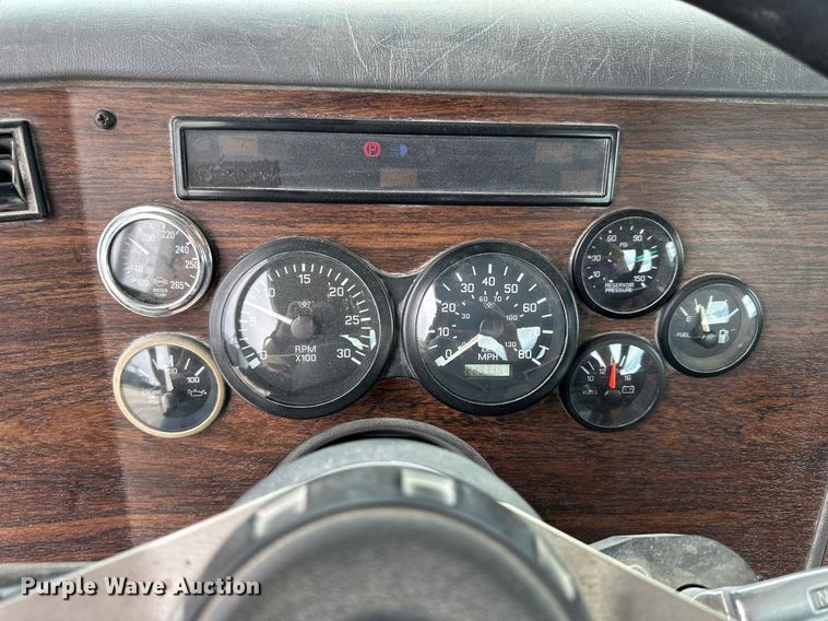 image for item NP9902 1998 Western Star 4964FX  semi truck