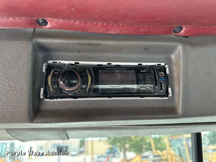 image for item NP9902 1998 Western Star 4964FX  semi truck