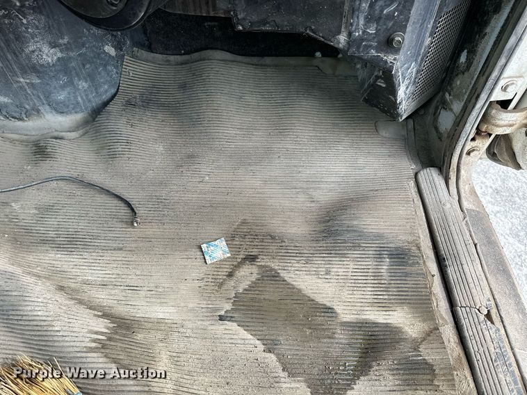 image for item NP9902 1998 Western Star 4964FX  semi truck