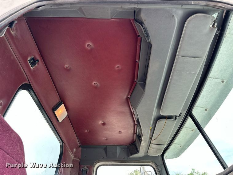 image for item NP9902 1998 Western Star 4964FX  semi truck