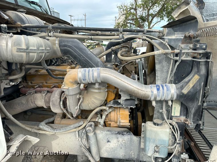 image for item NP9902 1998 Western Star 4964FX  semi truck