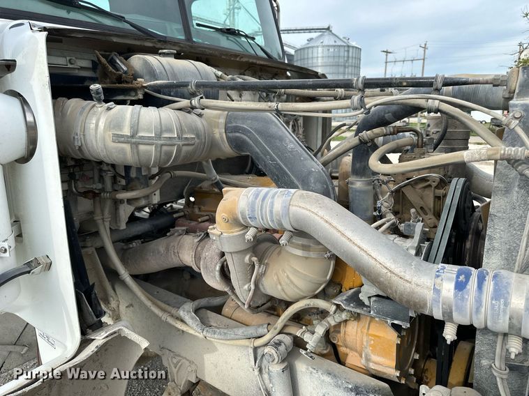 image for item NP9902 1998 Western Star 4964FX  semi truck